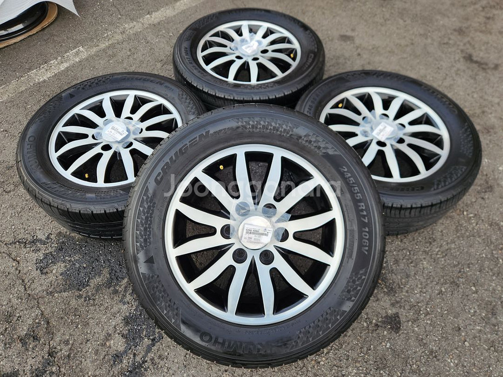 그랜드카니발 17인치 2455517 휠타이어 팝니다--0