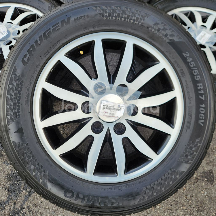 그랜드카니발 17인치 2455517 휠타이어 팝니다--4