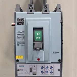 현대일렉트릭 MCCB 배선용 차단기 600A 2대