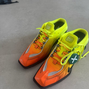 Nike Shox MR4 운동화 이미지