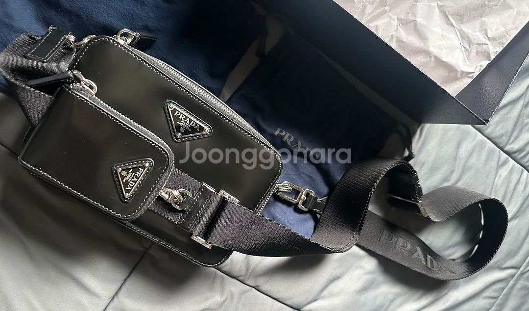 프라다 브리크 가죽백--0