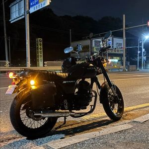 엘로이팬텀125 21년식