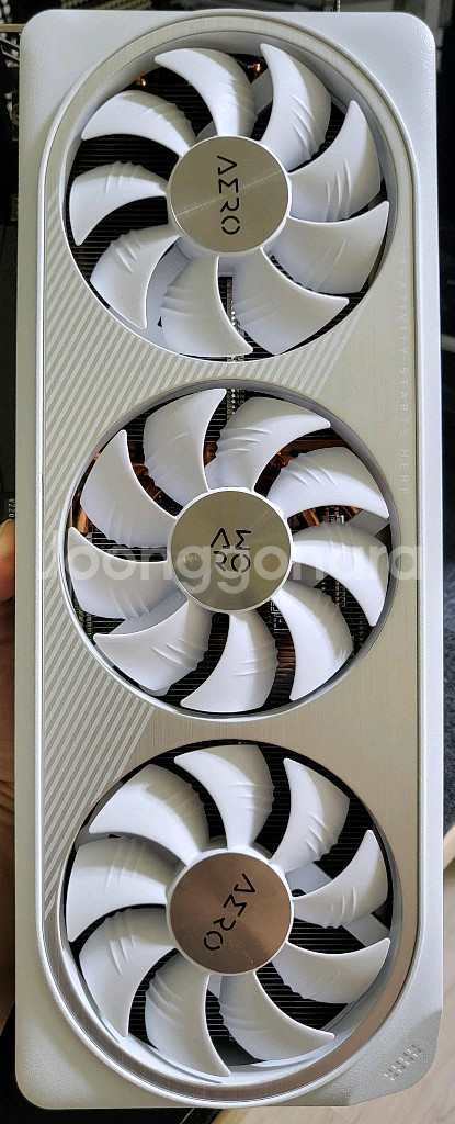 기가바이트 AERO GeForce RTX 4070--1