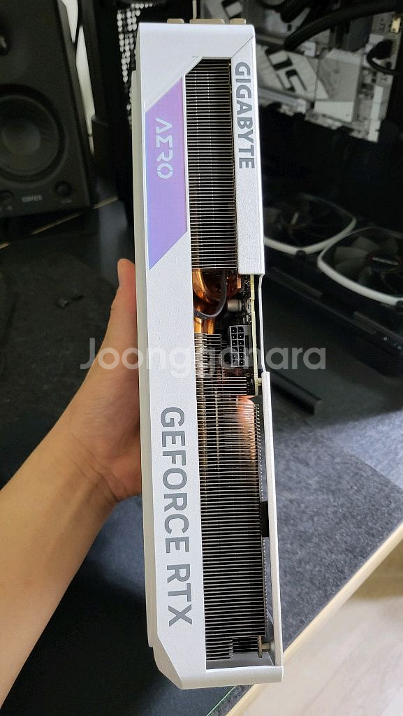 기가바이트 AERO GeForce RTX 4070--4