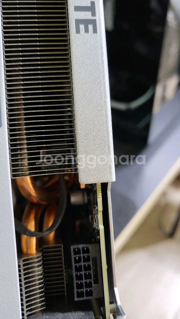 기가바이트 AERO GeForce RTX 4070--7