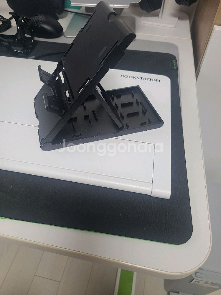 BOOKSTATION 독서대 겸 태블릿 거치대와 휴대폰--1