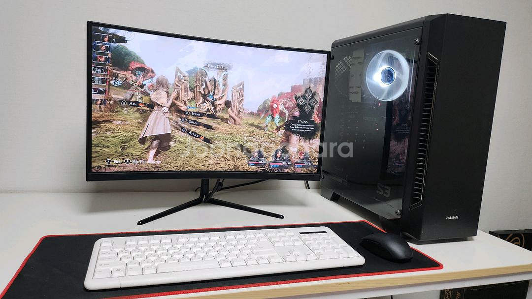 인텔 i7 9700K/램32G/게이밍PC+모니터 풀셋--0