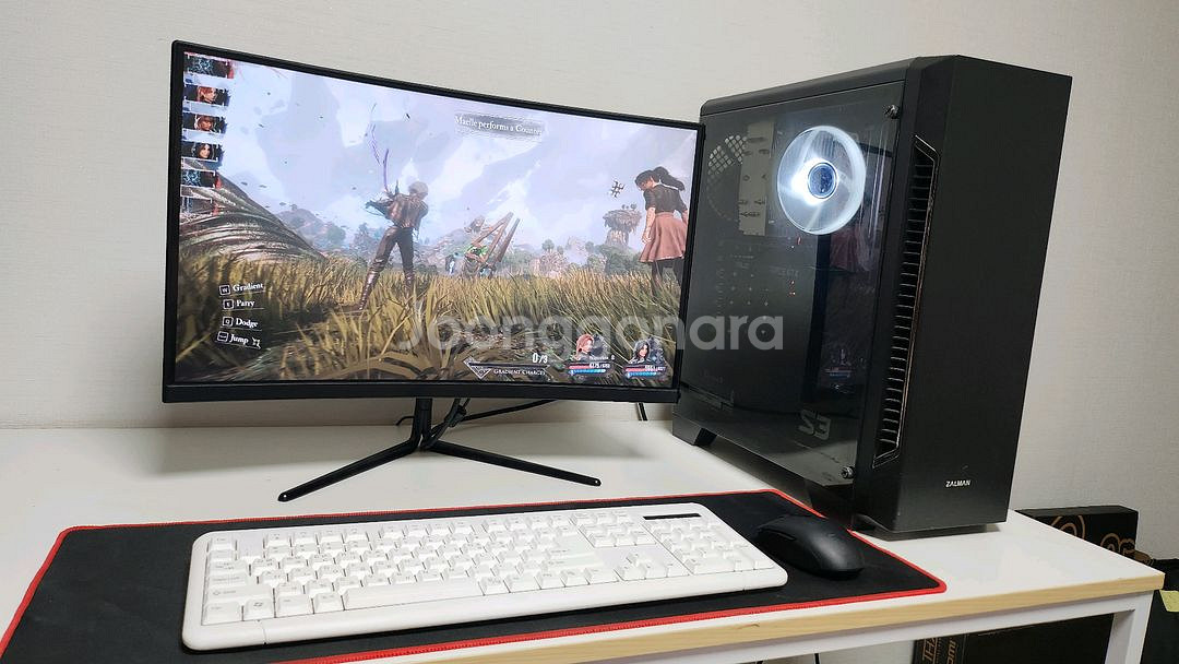 인텔 i7 9700K/램32G/게이밍PC+모니터 풀셋--1