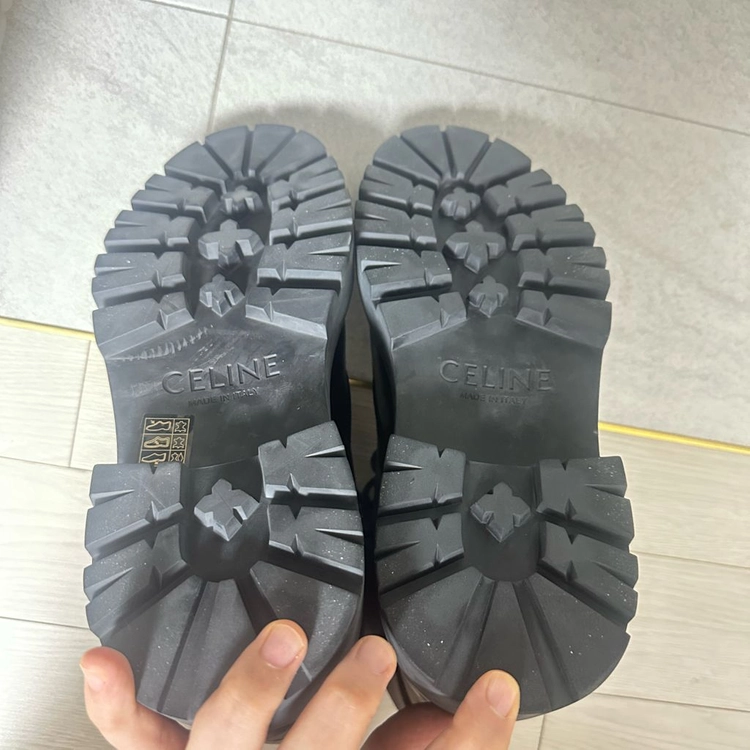 셀린느 스터드 부츠 이미지