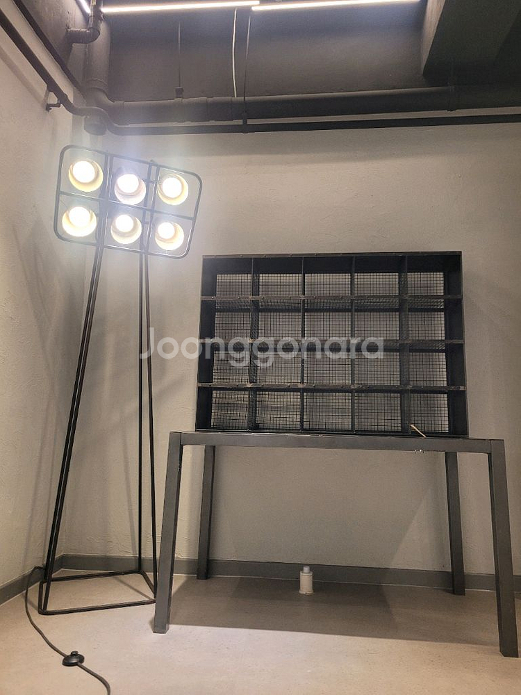 리얼 인더스트리얼 촬영조명--2
