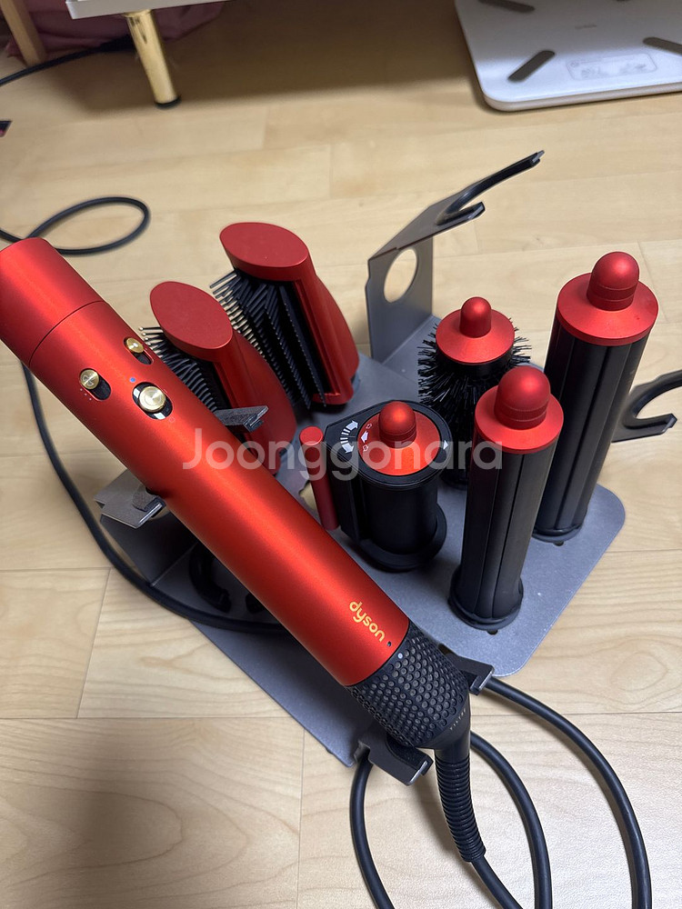 다이슨 에어랩 토파즈 롱베럴 + 거치대 +보관케이스--2