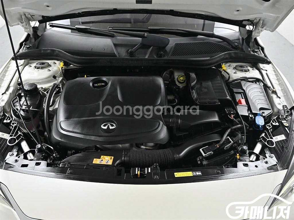 [인피니티]Q30 2.0 스포츠 에센셜 (5인승) #앱--5