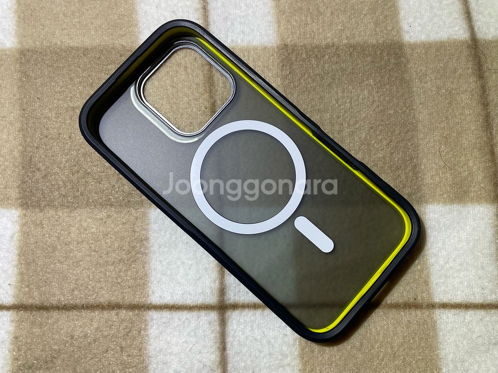 아이폰 16 프로 케이스 & 강화유리 팝니다.--1