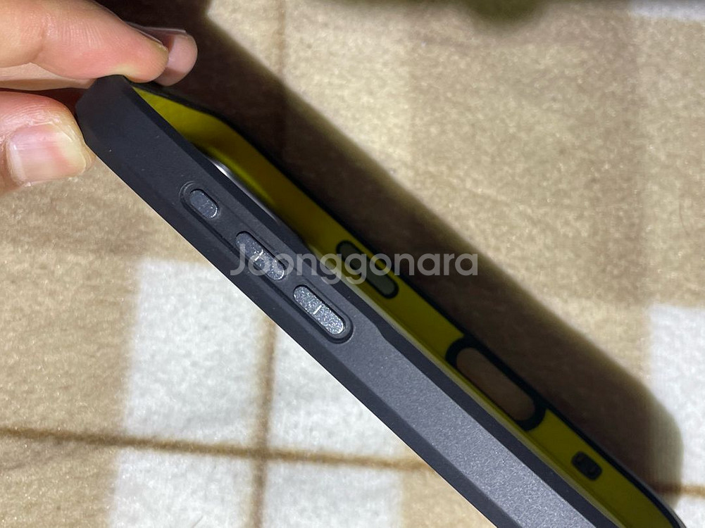 아이폰 16 프로 케이스 & 강화유리 팝니다.--2