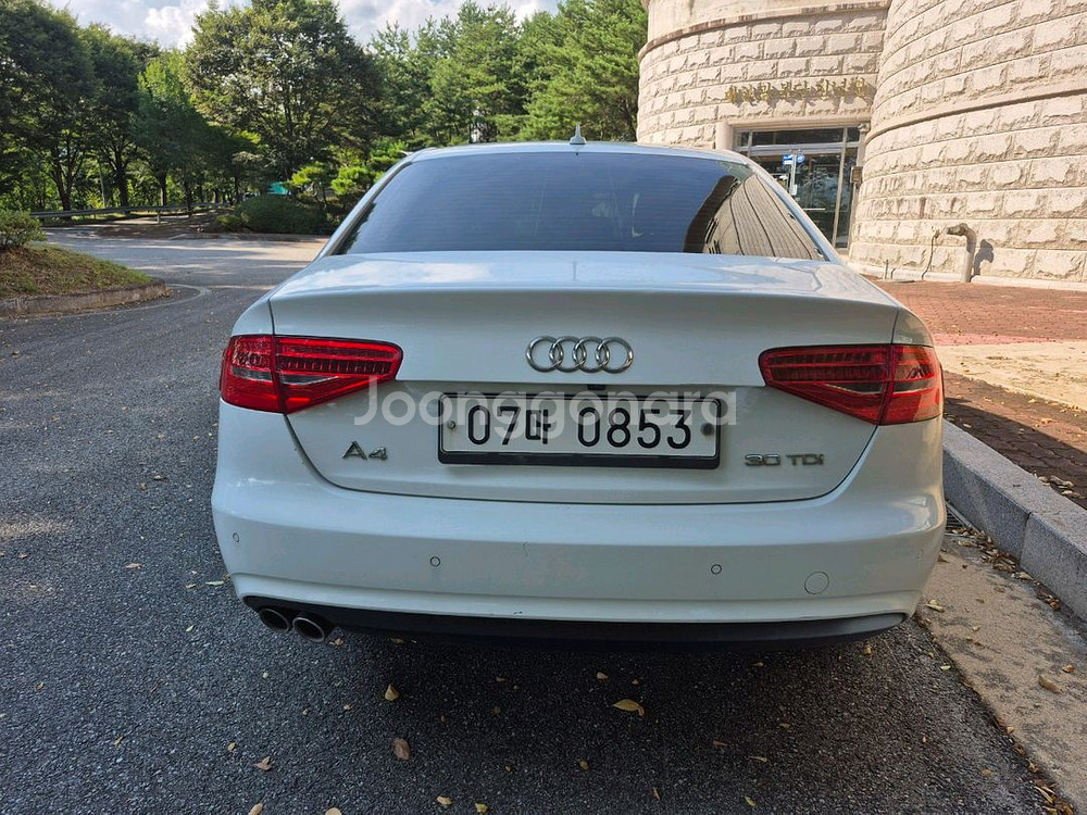 아우디A4 TDI3.0--1