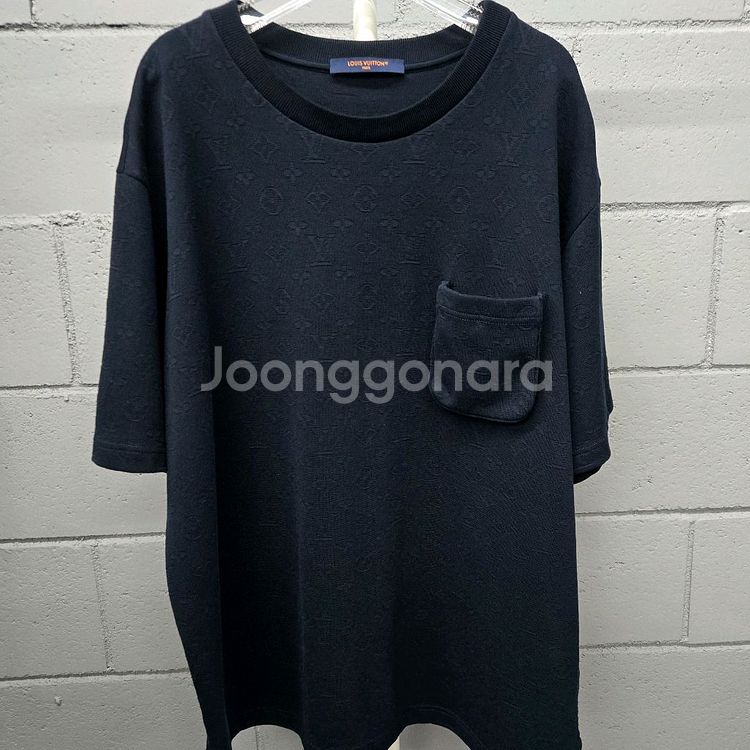 루이비통 3D 모노그램 반팔 4L--1
