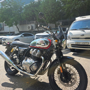 로얄앤필드 인터셉터650