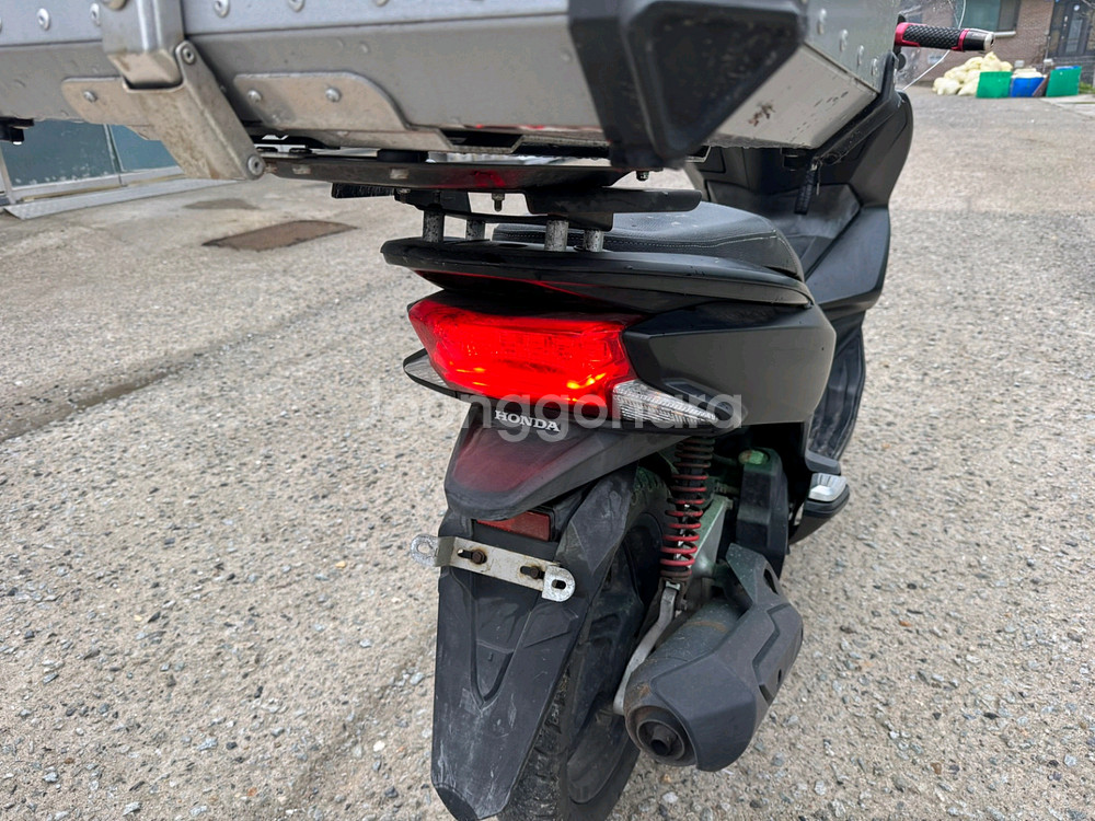 혼다 pcx125 16년 팝니다--9