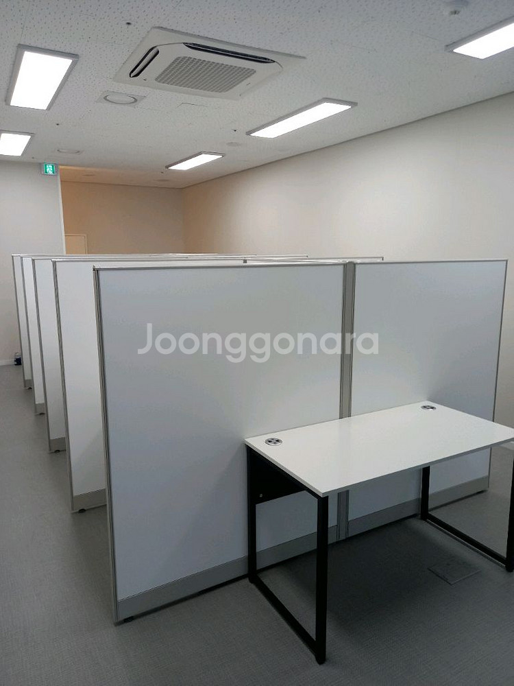 원탁 파티션 책상 의자 철제캐비넷 철재옷장 작업탁자--7