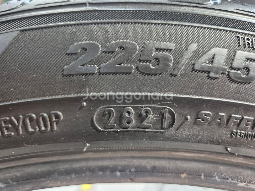 중고 타이어 225 45 18 오페라골드 2본 팝니다.--2