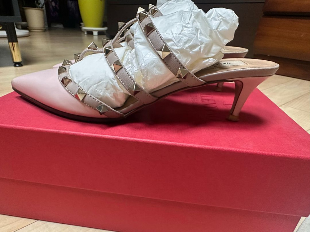 발렌티노 락스터드 뮬 37--2