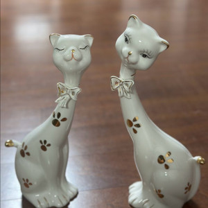 고양이 도자기 장식품