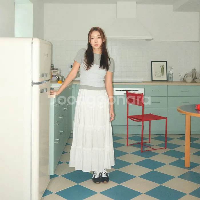 [새상품] 홈바디띵즈 맥시 셔링 플레어 스커트 화이트--1