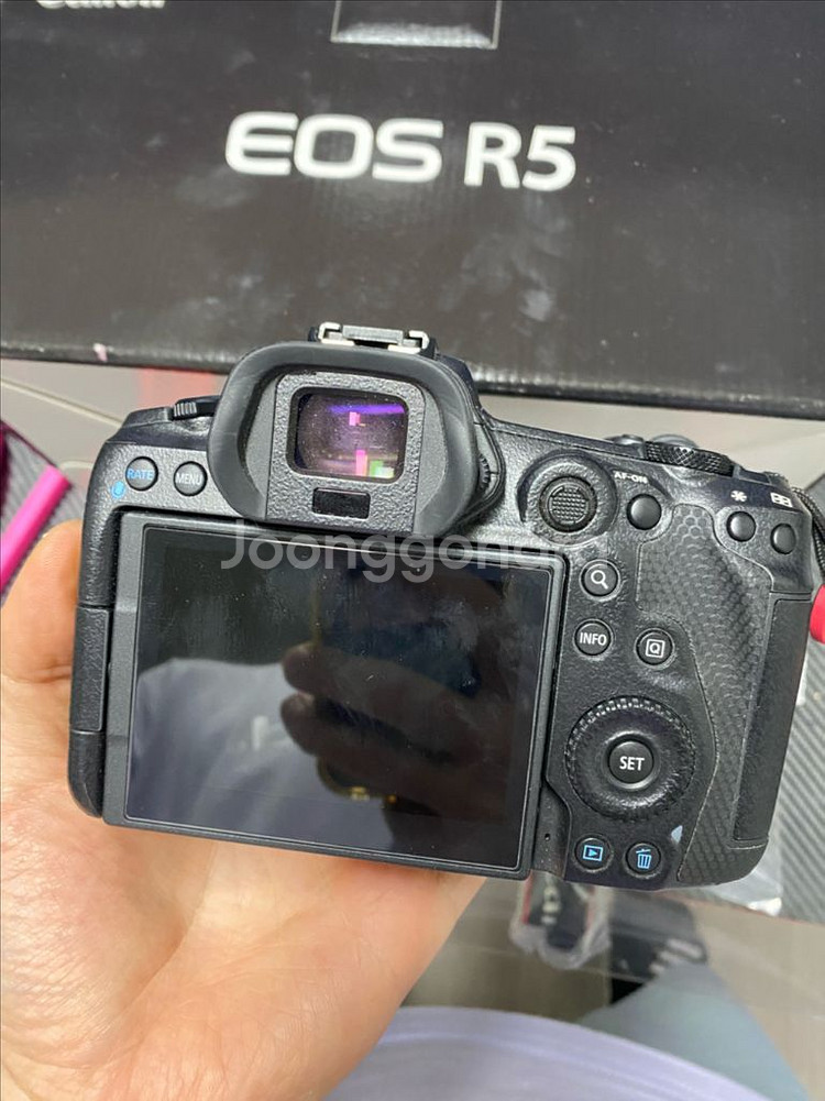 캐논 EOS R5 카메라와 RF 70-200mm--4