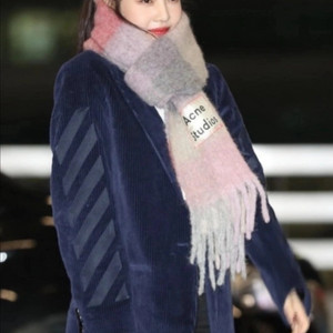 아크네스튜디오 머플러 푸시아라일락 올드 로고