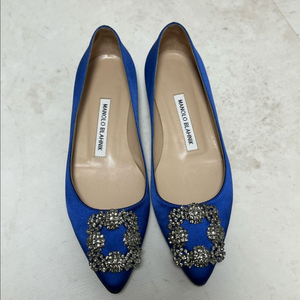 마놀로블라닉 항기시 플랫 블루 35.5