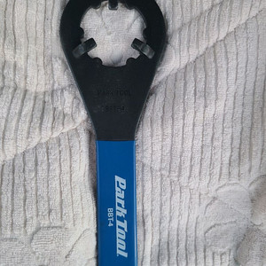Park Tool BBT-4 바텀 브라켓 공구입니다