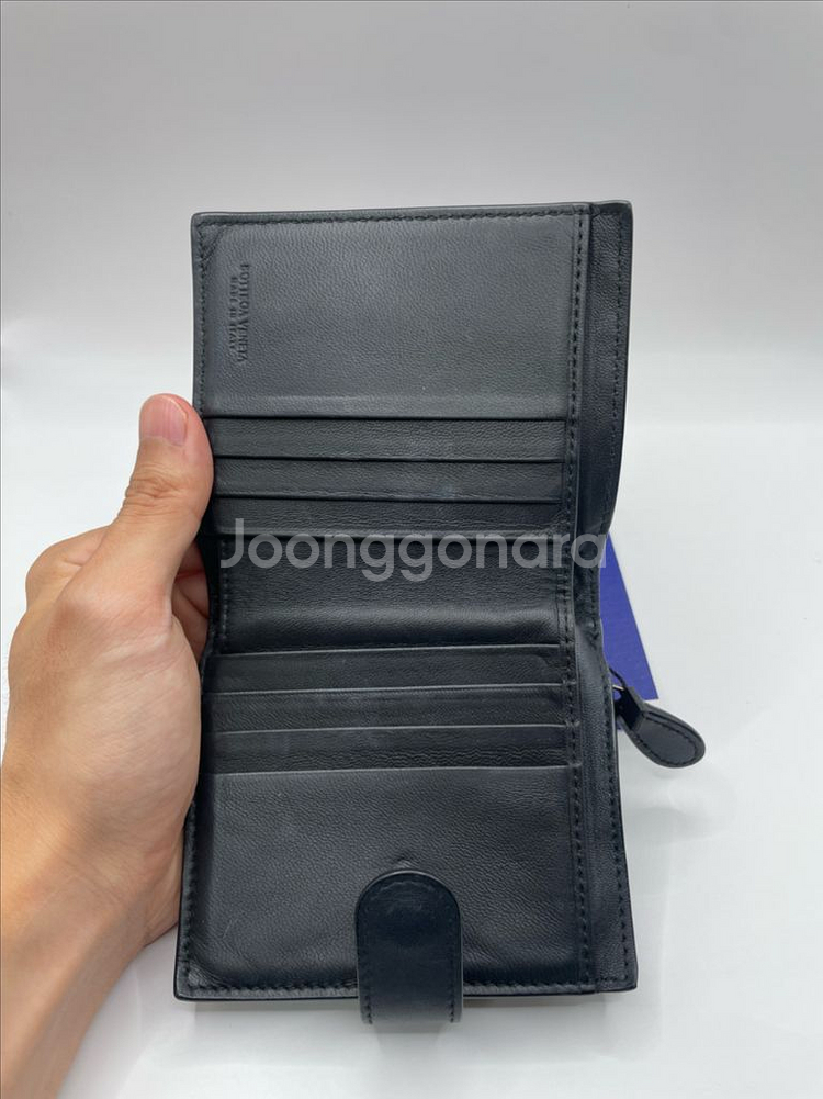보테가베네타 인트레치아토 폴더형 지퍼 반지갑--4
