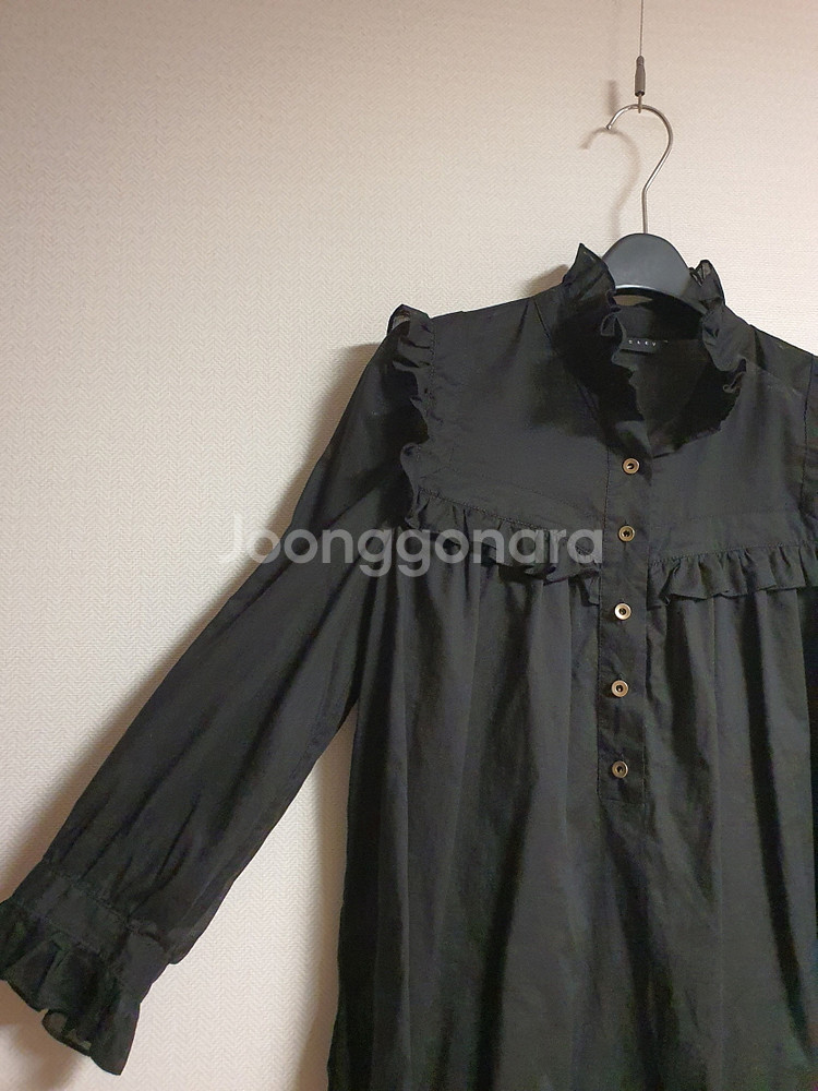 시슬리 블랙 러플 블라우스 55 사이즈 정품 사이즈--5