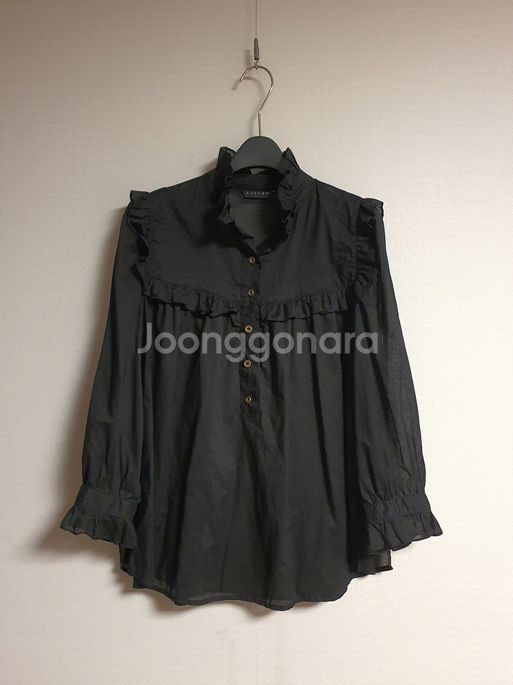 시슬리 블랙 러플 블라우스 55 사이즈 정품 사이즈--4
