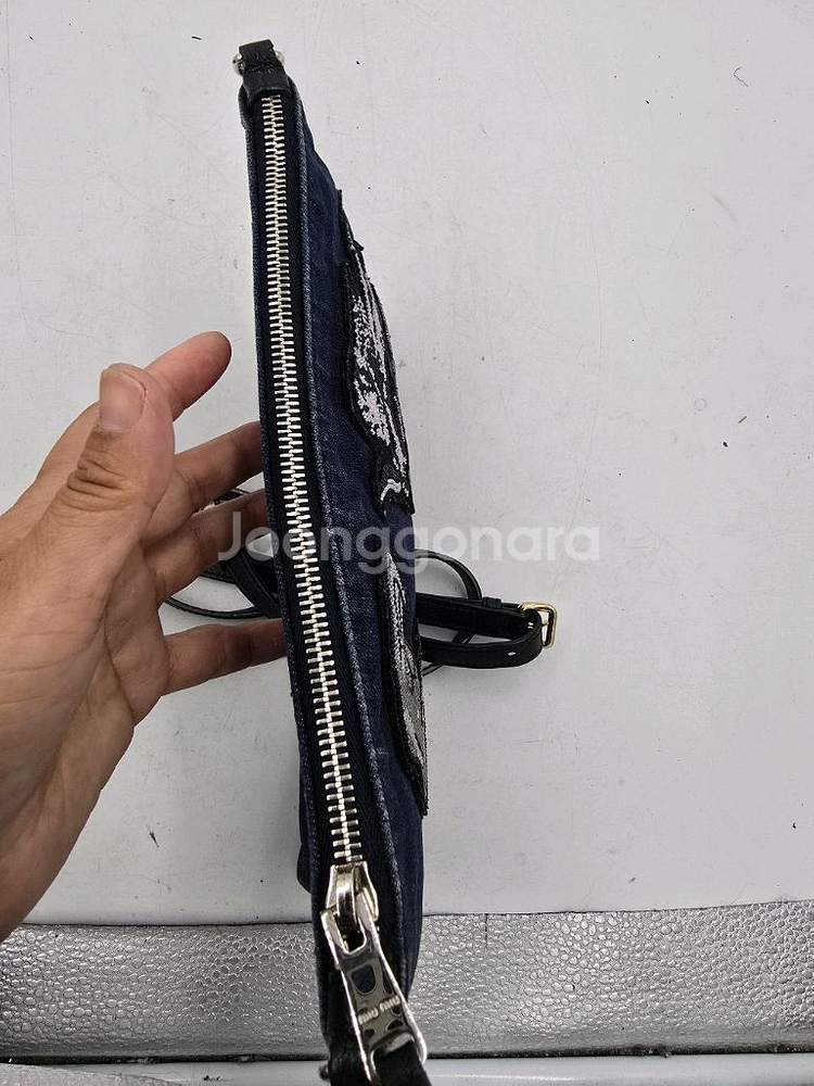 미우미우 (Miu Miu) 데님클러치겸 크로스백--4