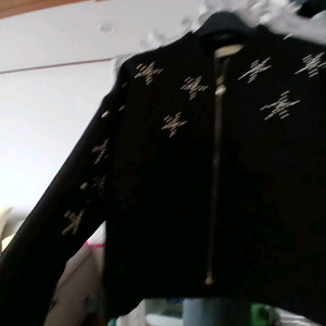 별 장식 블랙 자켓