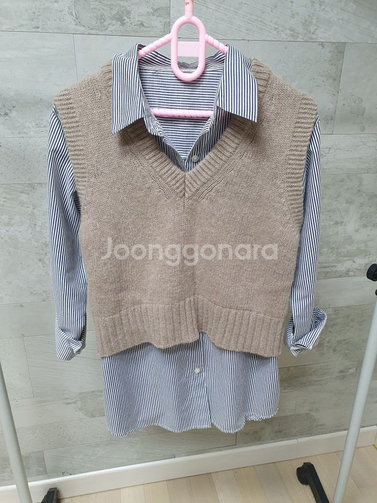 (상태좋음)코코아 색상 니트 조끼--0