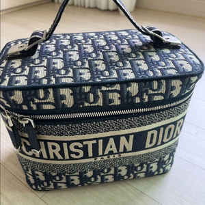 디올 베니티미디움