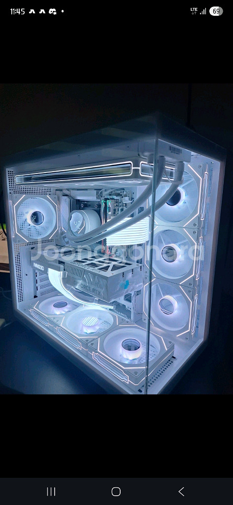 라이젠 9800X3D RTX5080 화이트 급처--0
