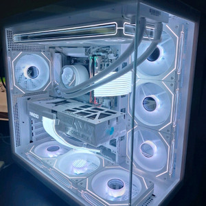 라이젠 9800X3D RTX5080 화이트 급처