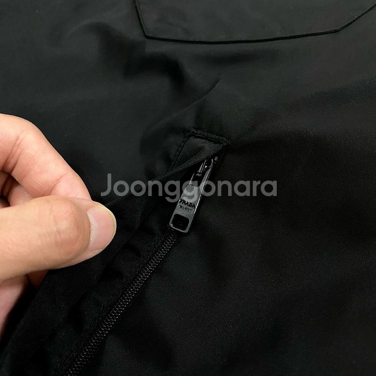 (M)프라다 리나일론 숏슬리브 셔츠 반팔 셔츠 블랙--3