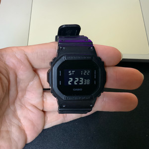 지샥 DW-5600BB-1DR
