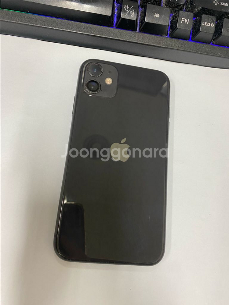 아이폰11 블랙 액정SS급 64G 버전16.1.1--0