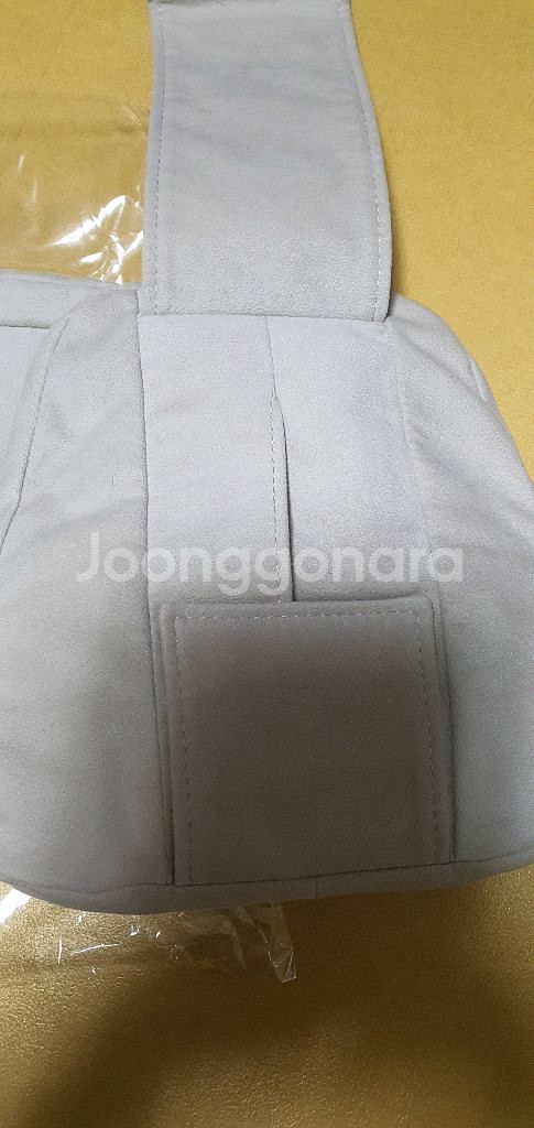 제네시스 GV80 뒷자석 목베게 셋트입니다--0