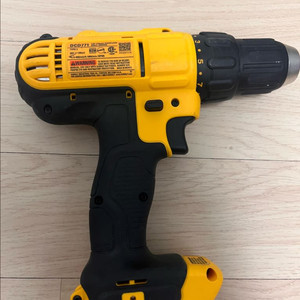 디월트 20V MAX 드릴 DCD771