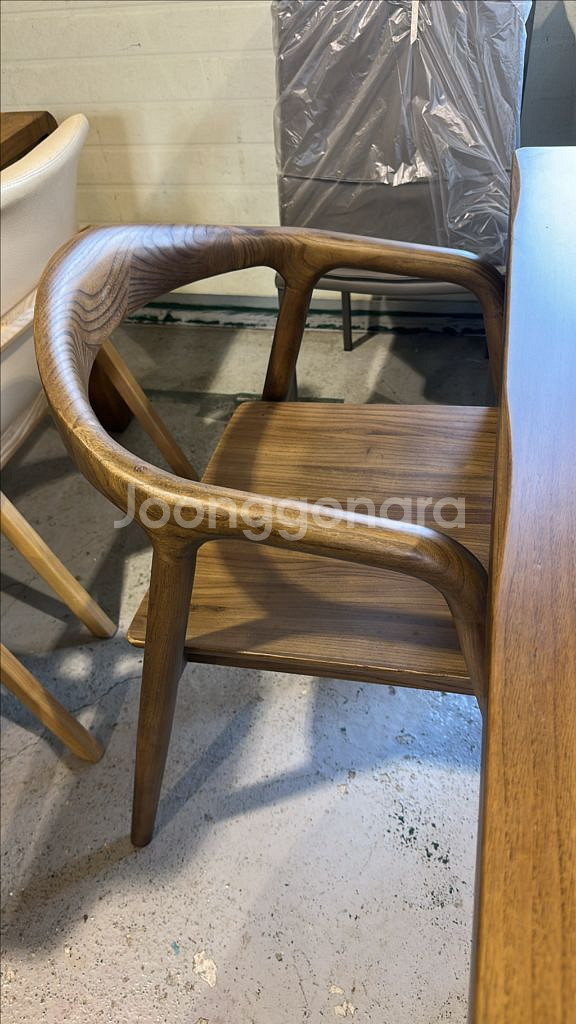 원목 식탁(4~6인치),거식장,서랍장,의자(새상품)--7