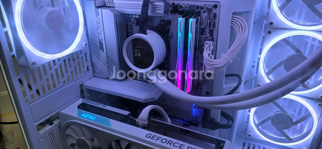 7800x3d 4070 SUPER HYTE 본체 판매--1
