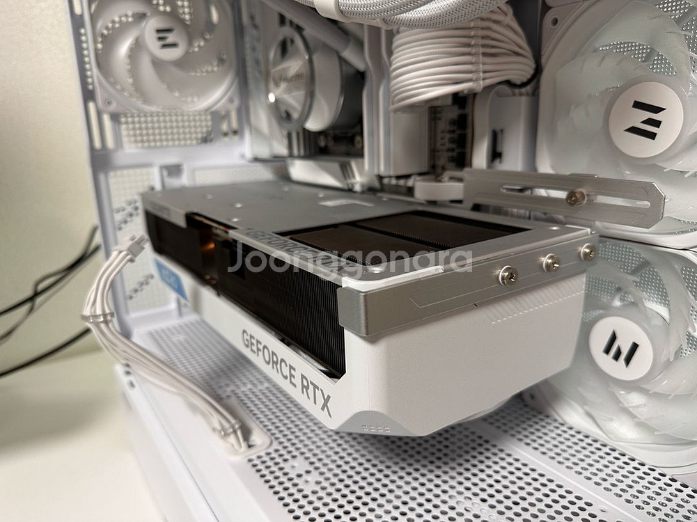 기가바이트 RTX 4090 AERO OC 24G--4