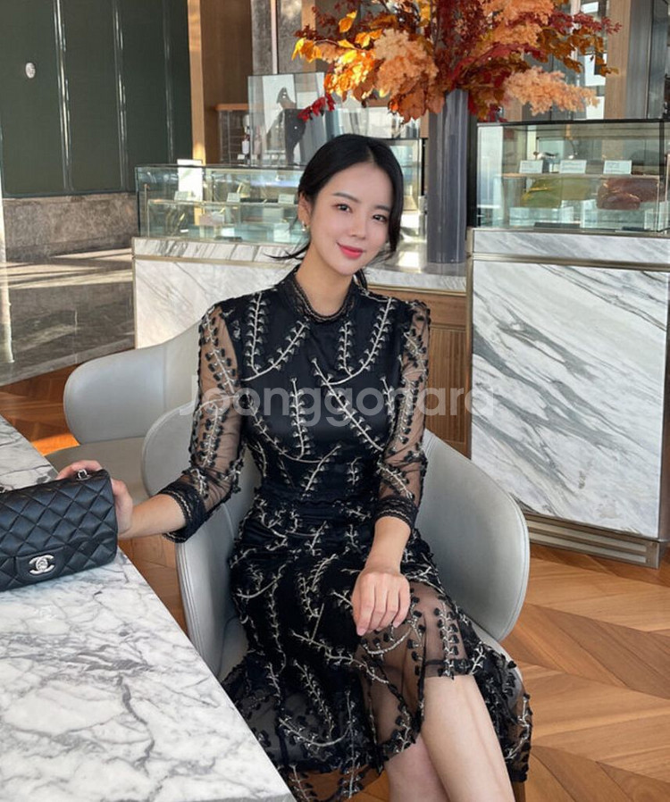 전시회나 공연 갈때 입기좋은 원피스 판매해요--2