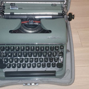OLYMPIA SM3 타자기